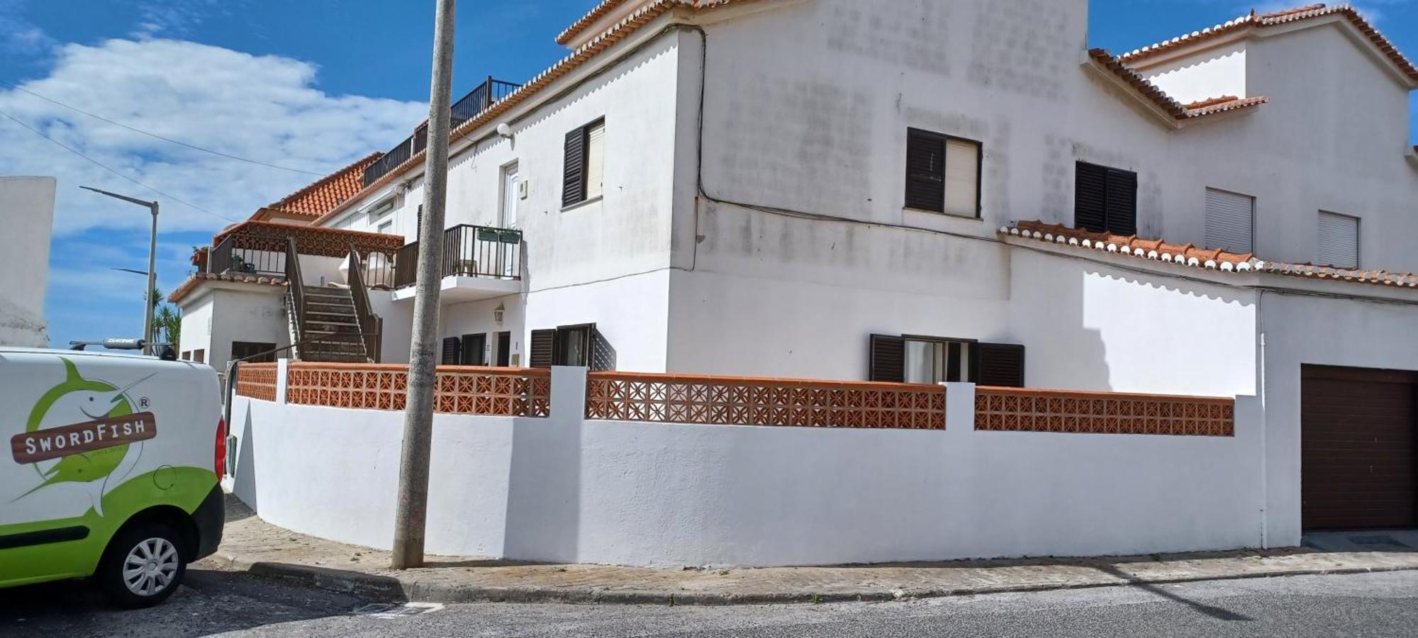 Swordfish Beach House Peniche Exteriör bild